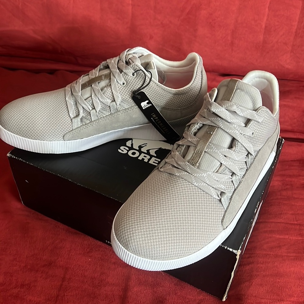 NEW!🔥 Women’s Sorel 10.5 Out N About Lace up gray white Waterproof Sneaker shoe
